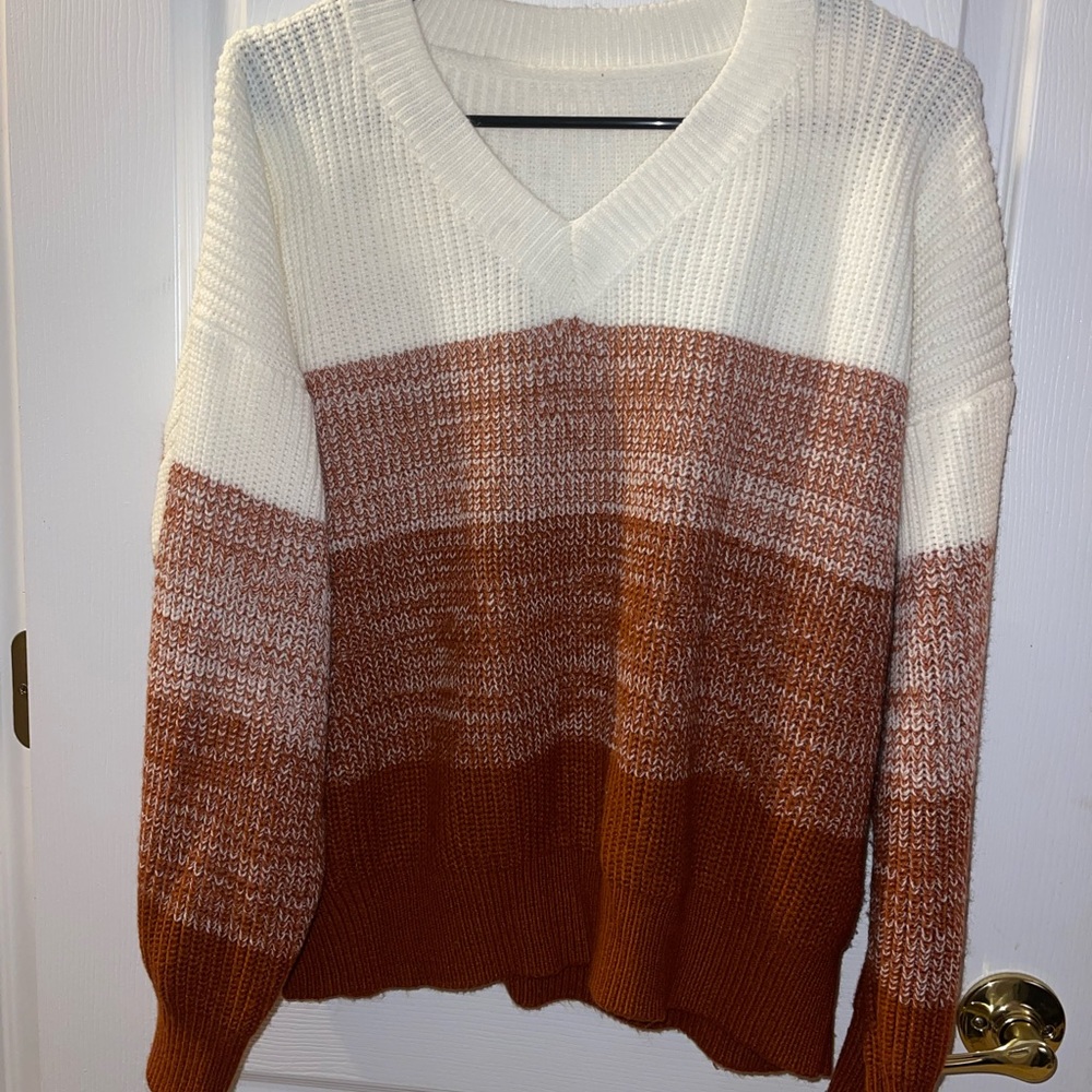 Amazon Essentials Women's V-Neck Color Block Sweater - Cream and Brown